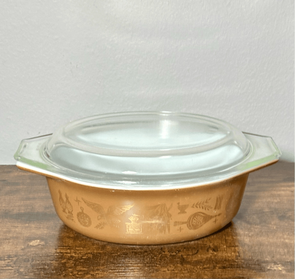 Vintage Pyrex Early American Oval Casserole Bowl Dish Gold Brown 043 1 1/2 Quart